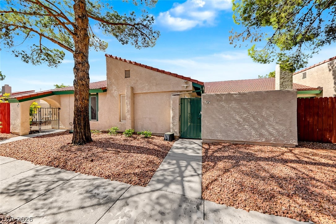 737 Heritage Vista Avenue