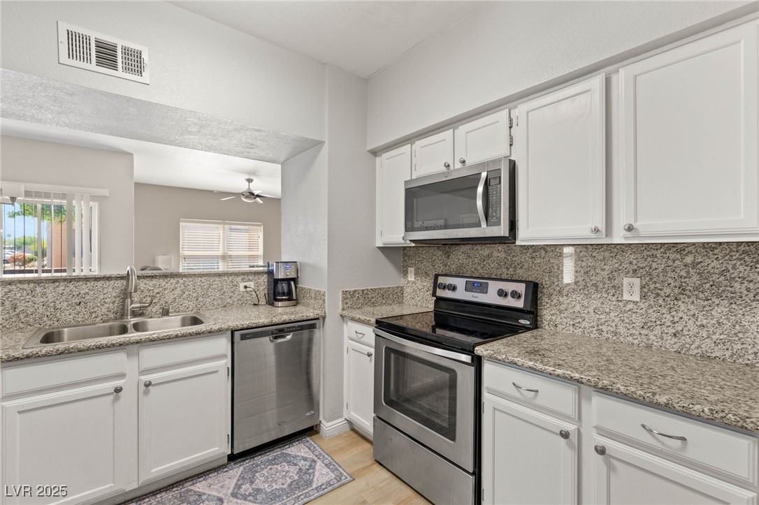 Las Vegas, Nevada 89118, United States, 2 Bedrooms Bedrooms, ,2 BathroomsBathrooms,Residential,Active,200138