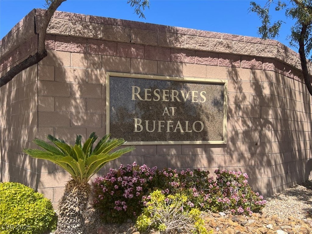 Las Vegas, Nevada 89113, United States, 5 Bedrooms Bedrooms, ,4 BathroomsBathrooms,Residential,Pending,103219