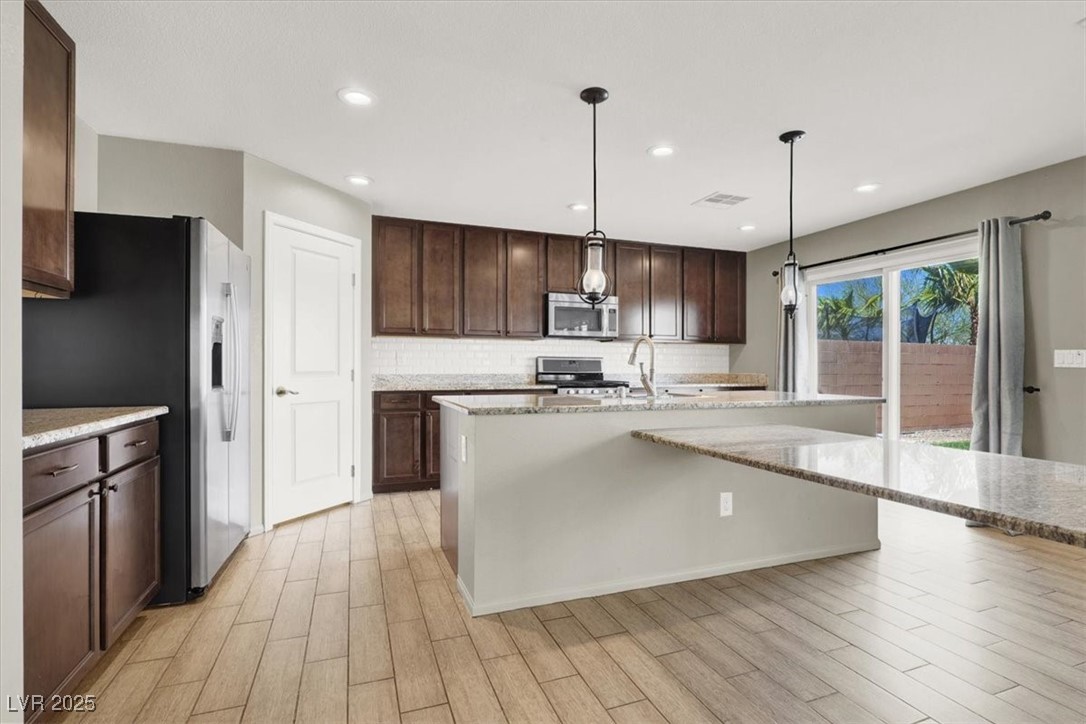 Las Vegas, Nevada 89113, United States, 5 Bedrooms Bedrooms, ,4 BathroomsBathrooms,Residential,Pending,103219