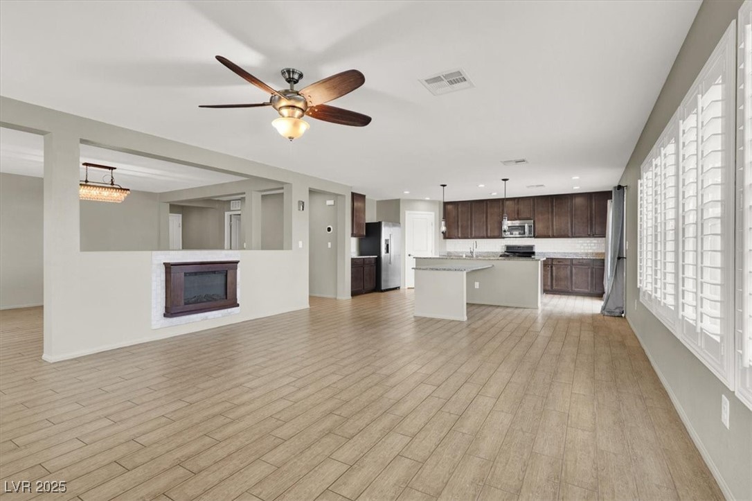 Las Vegas, Nevada 89113, United States, 5 Bedrooms Bedrooms, ,4 BathroomsBathrooms,Residential,Pending,103219