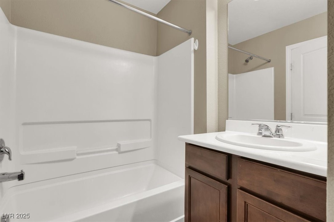 Las Vegas, Nevada 89113, United States, 5 Bedrooms Bedrooms, ,4 BathroomsBathrooms,Residential,Pending,103219