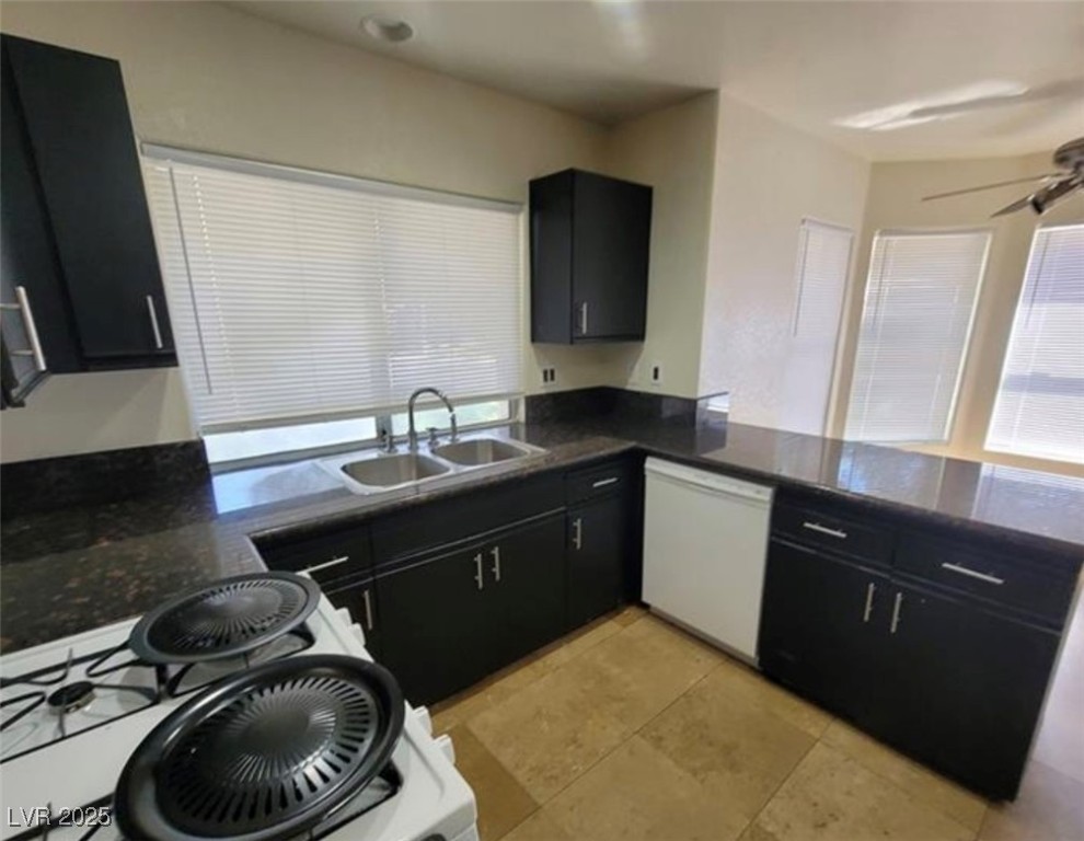 6902 Emerald Springs Lane, Las Vegas, Nevada image 11
