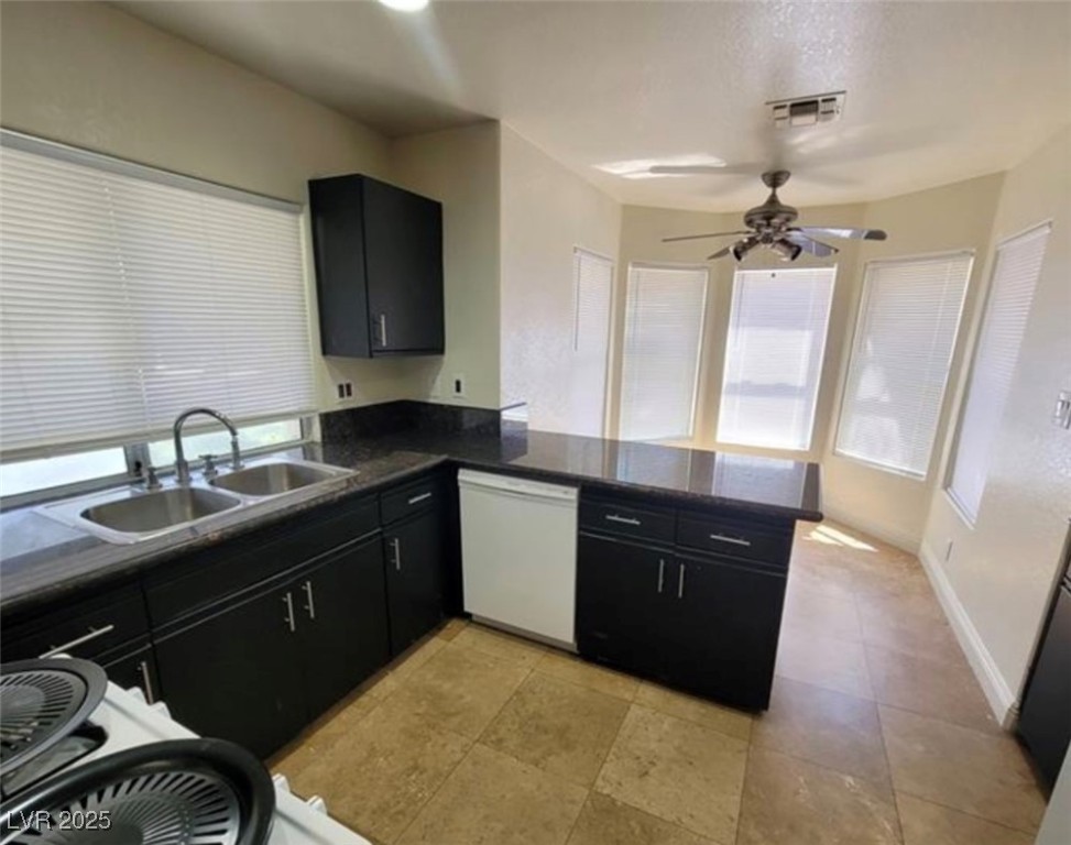 6902 Emerald Springs Lane, Las Vegas, Nevada image 12