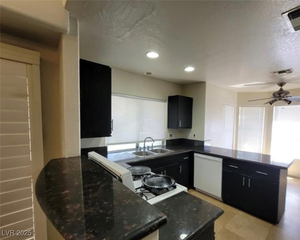 6902 Emerald Springs Lane, Las Vegas, Nevada image 14