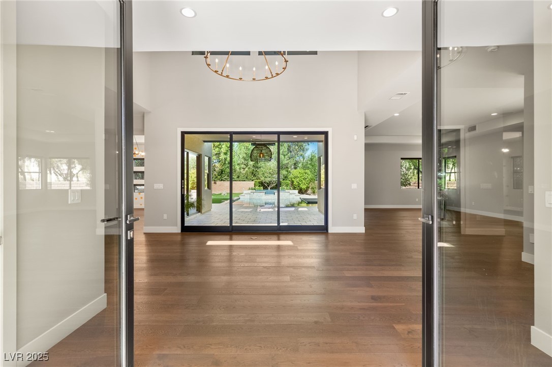 16 Garden Shadow Lane