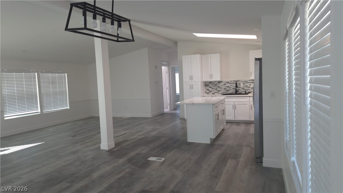 4224 Money Street