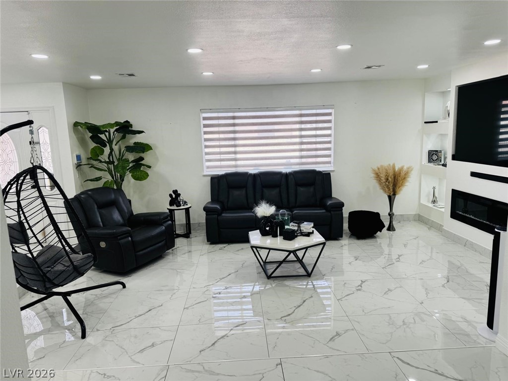 4679 E Cleveland Avenue