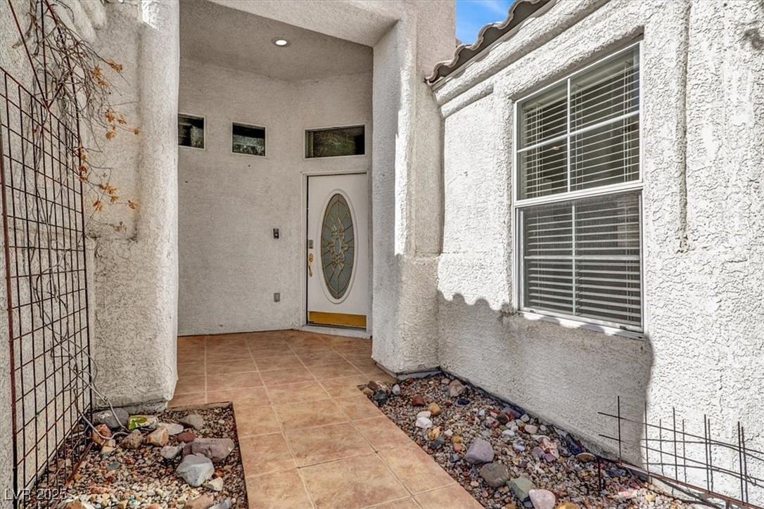 Henderson, Nevada 89052, United States, 2 Bedrooms Bedrooms, ,2 BathroomsBathrooms,Residential,Pending,3810