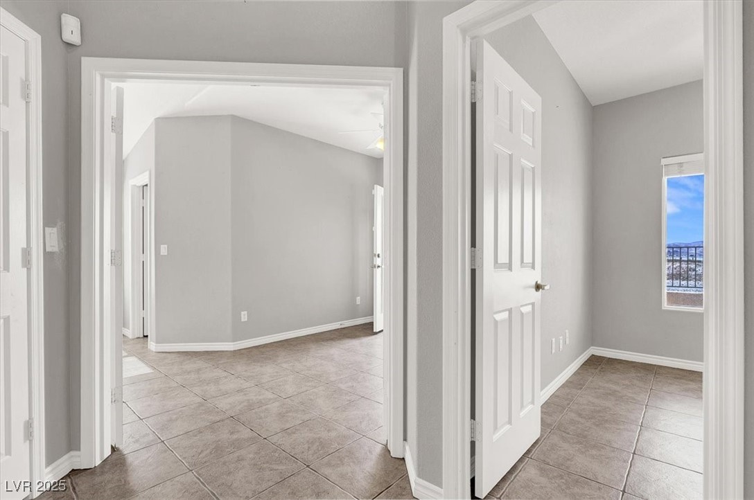 Henderson, Nevada 89052, United States, 2 Bedrooms Bedrooms, ,2 BathroomsBathrooms,Residential,Pending,3810