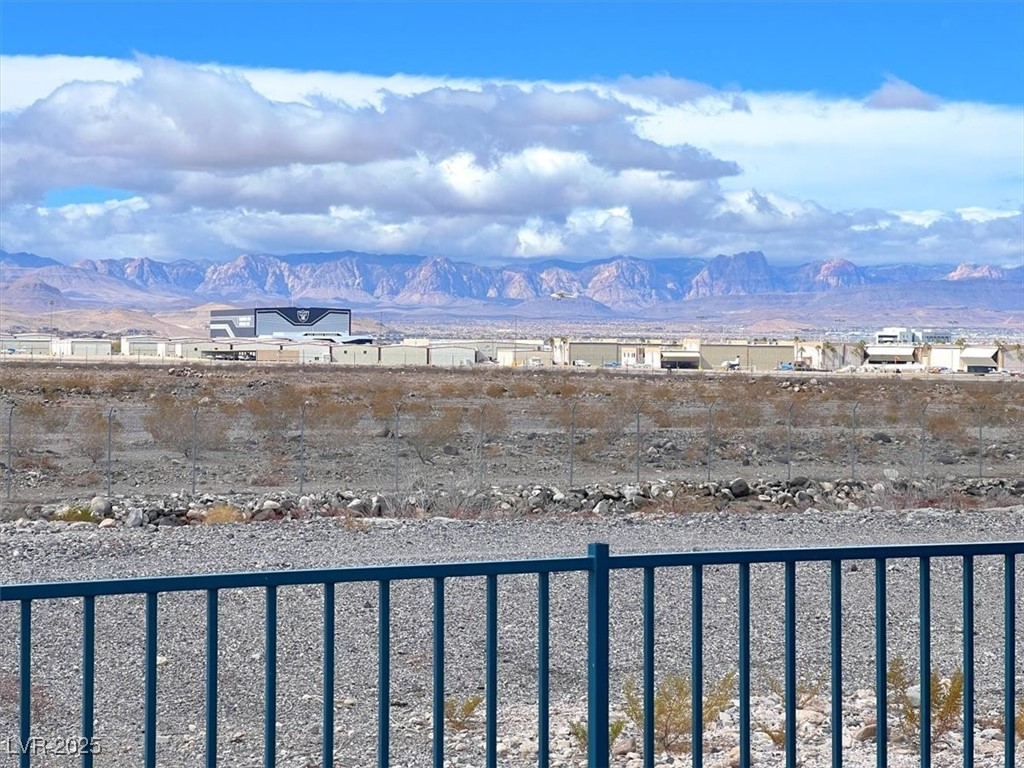 Henderson, Nevada 89052, United States, 2 Bedrooms Bedrooms, ,2 BathroomsBathrooms,Residential,Pending,3810