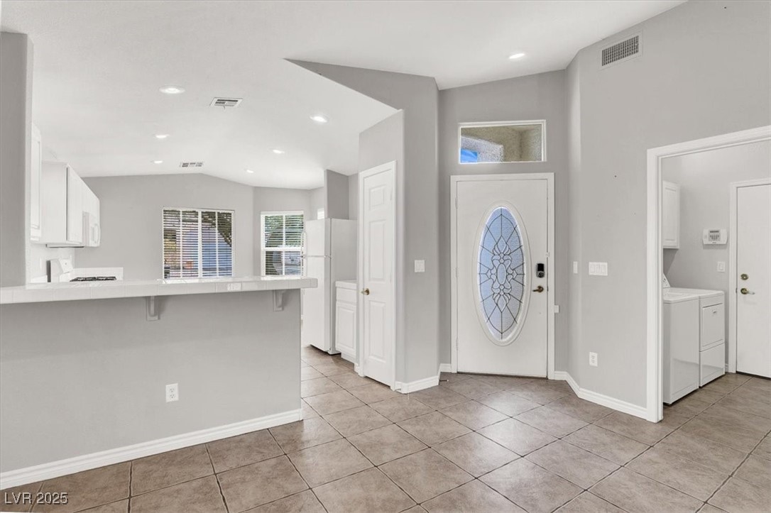 Henderson, Nevada 89052, United States, 2 Bedrooms Bedrooms, ,2 BathroomsBathrooms,Residential,Pending,3810