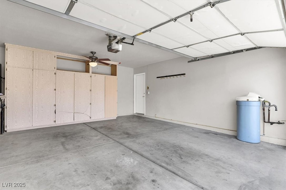 Henderson, Nevada 89052, United States, 2 Bedrooms Bedrooms, ,2 BathroomsBathrooms,Residential,Pending,3810