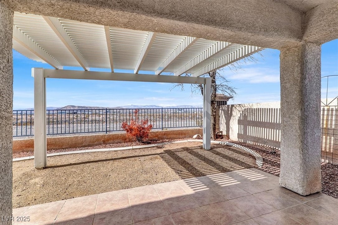 Henderson, Nevada 89052, United States, 2 Bedrooms Bedrooms, ,2 BathroomsBathrooms,Residential,Pending,3810