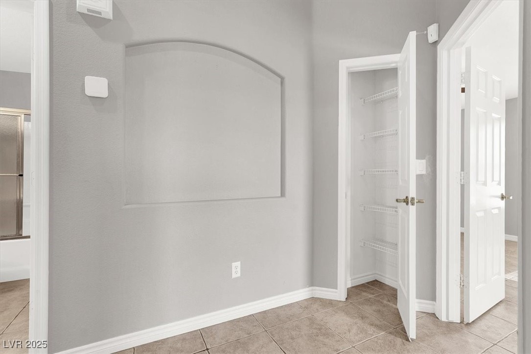 Henderson, Nevada 89052, United States, 2 Bedrooms Bedrooms, ,2 BathroomsBathrooms,Residential,Pending,3810