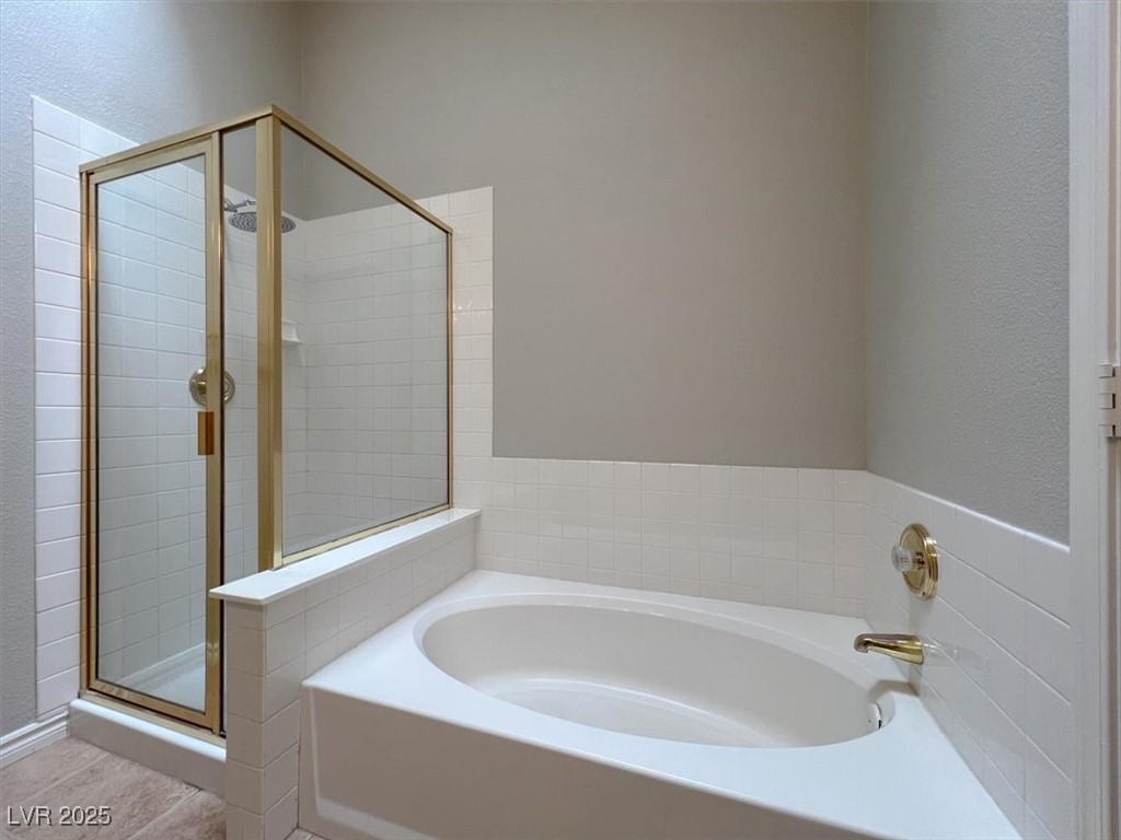 Henderson, Nevada 89052, United States, 2 Bedrooms Bedrooms, ,2 BathroomsBathrooms,Residential,Pending,3810