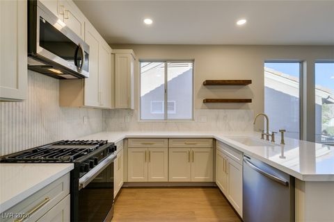 438 Fountain Grove Street Henderson NV 89012