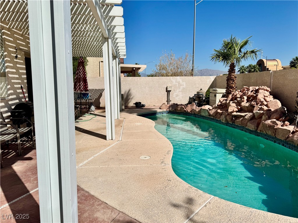 3472 Unique Way
