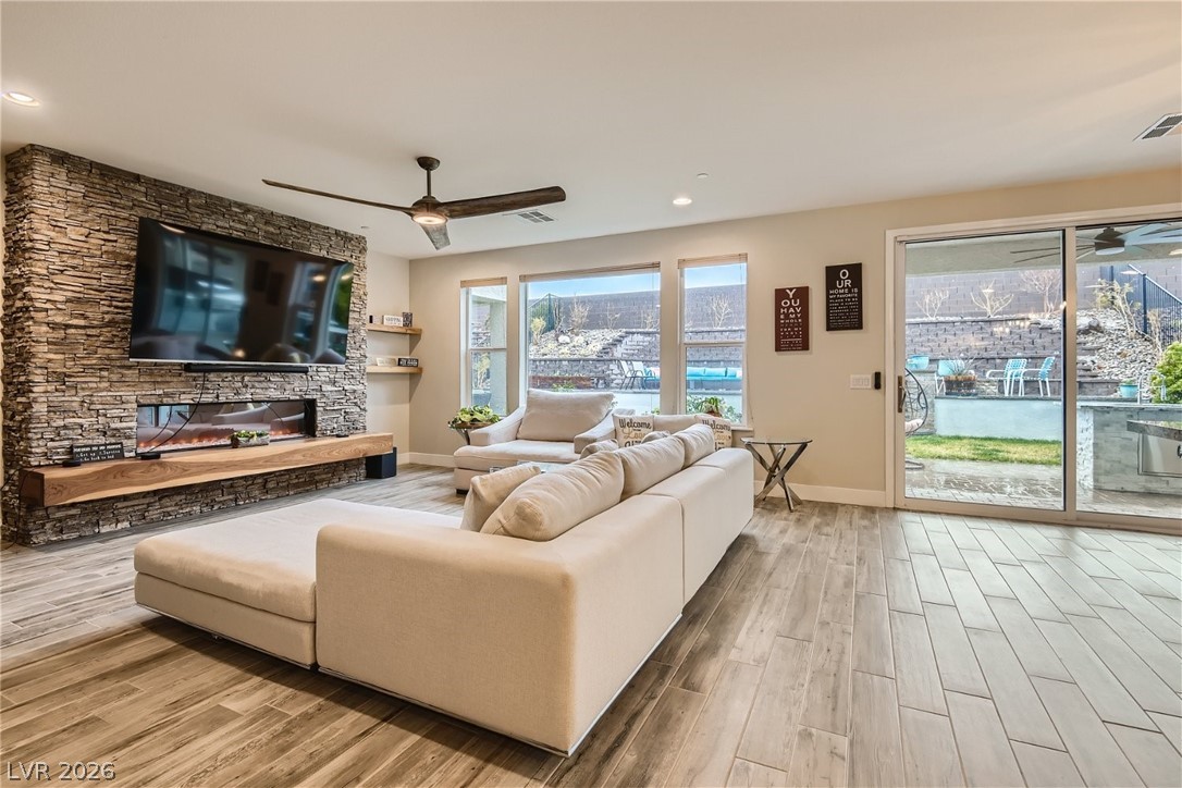 4631 Amazing View Street