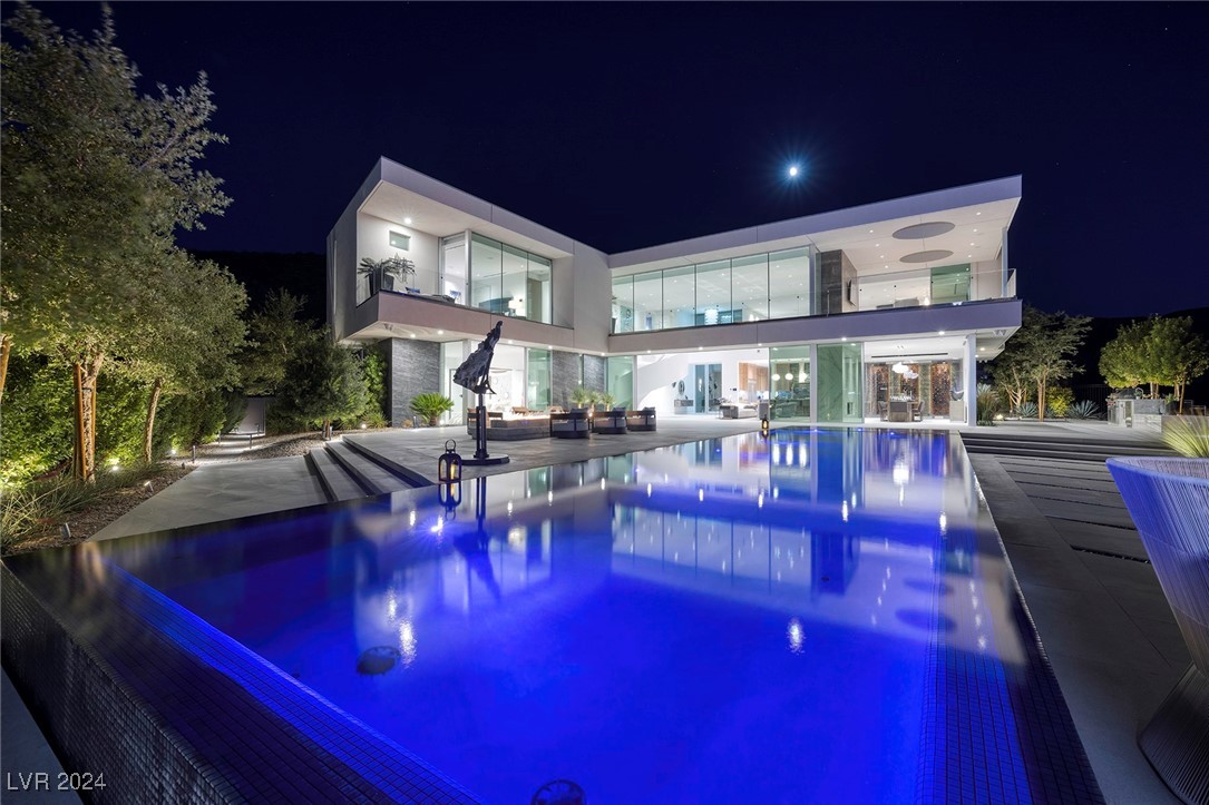 13 Rockstream Drive