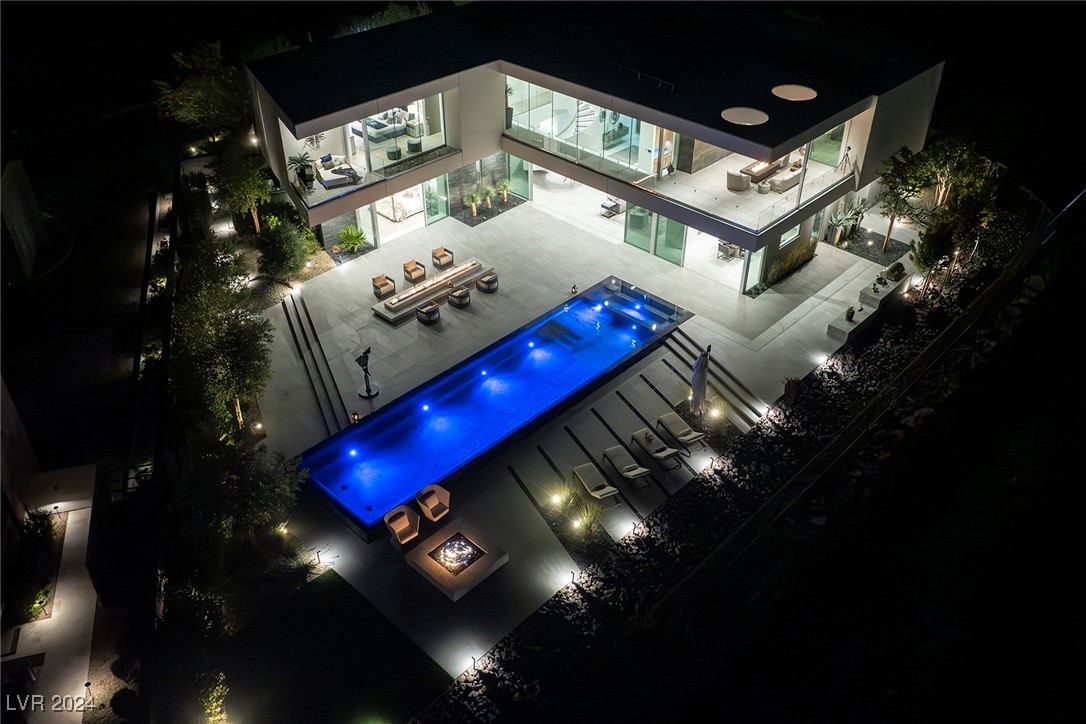 13 Rockstream Drive