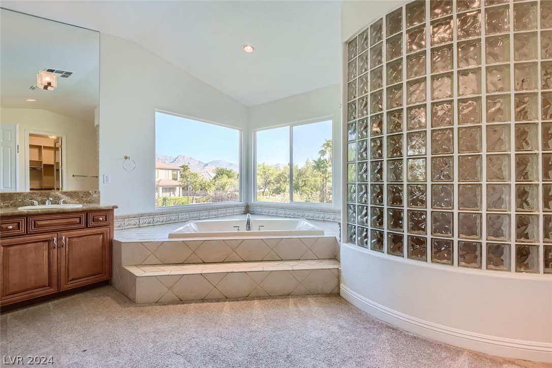 Las Vegas, Nevada 89135, United States, 5 Bedrooms Bedrooms, ,5 BathroomsBathrooms,Residential,Pending,50960