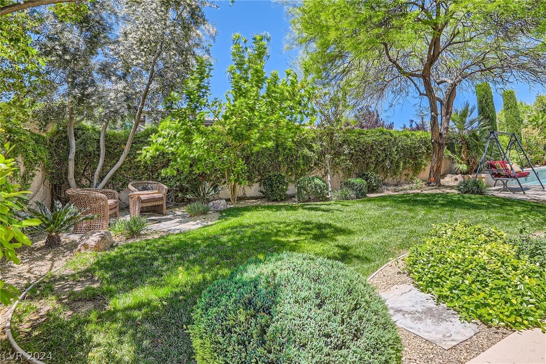 Las Vegas, Nevada 89135, United States, 5 Bedrooms Bedrooms, ,5 BathroomsBathrooms,Residential,Pending,50960