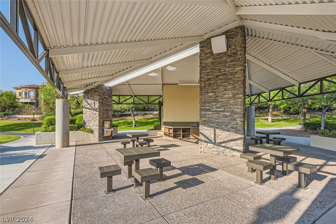 Las Vegas, Nevada 89135, United States, 5 Bedrooms Bedrooms, ,5 BathroomsBathrooms,Residential,Pending,50960