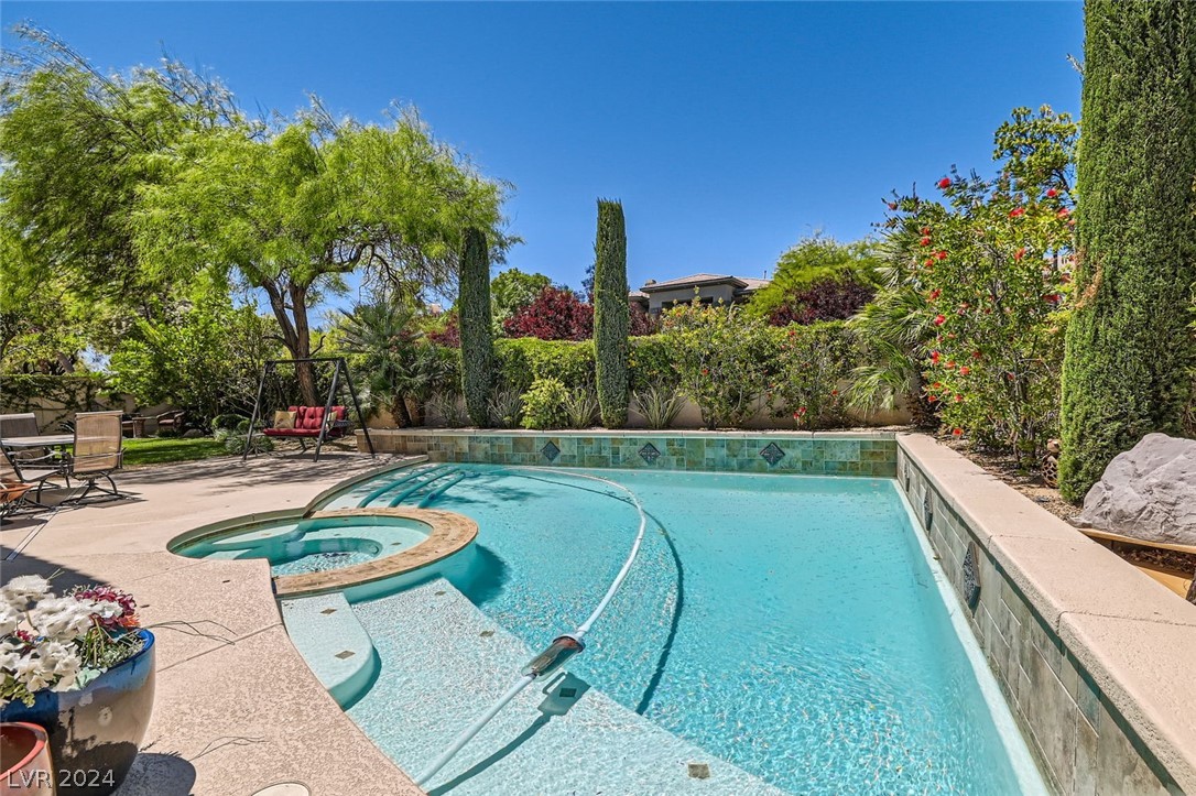 Las Vegas, Nevada 89135, United States, 5 Bedrooms Bedrooms, ,5 BathroomsBathrooms,Residential,Pending,50960