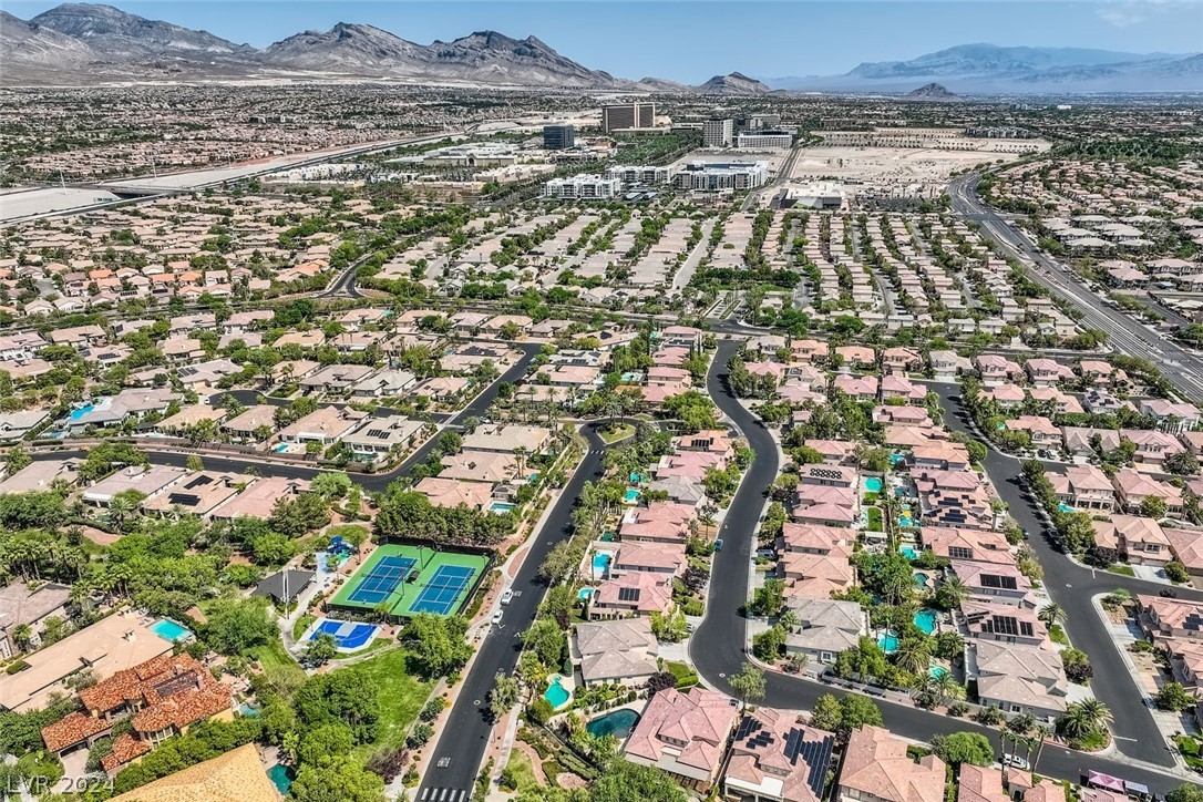 Las Vegas, Nevada 89135, United States, 5 Bedrooms Bedrooms, ,5 BathroomsBathrooms,Residential,Pending,50960