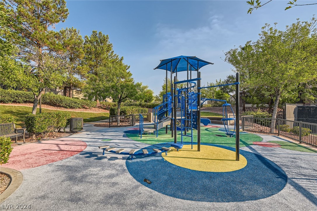 Las Vegas, Nevada 89135, United States, 5 Bedrooms Bedrooms, ,5 BathroomsBathrooms,Residential,Pending,50960