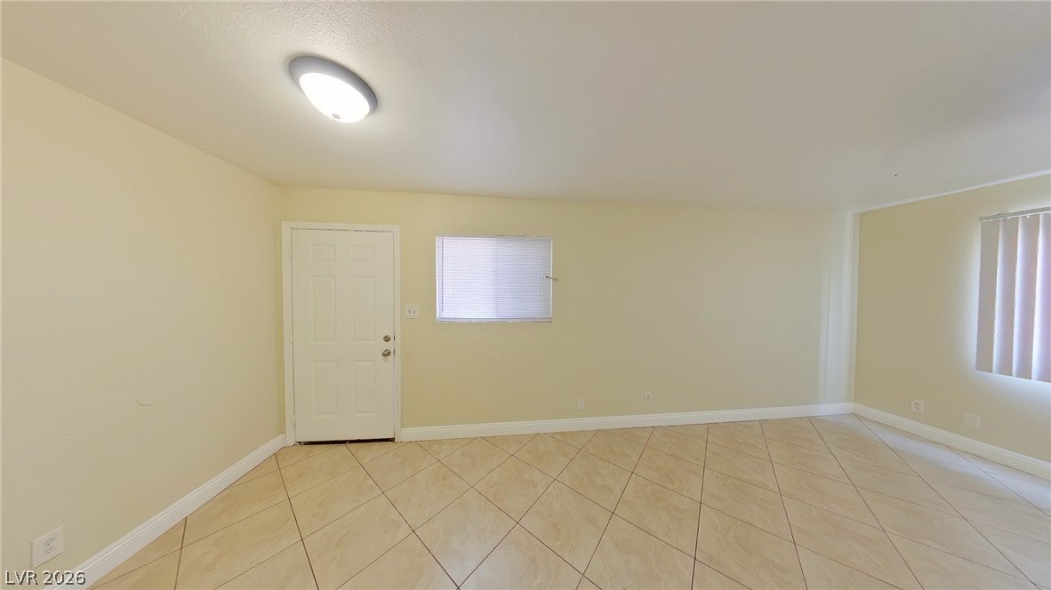 512 North Circle 1