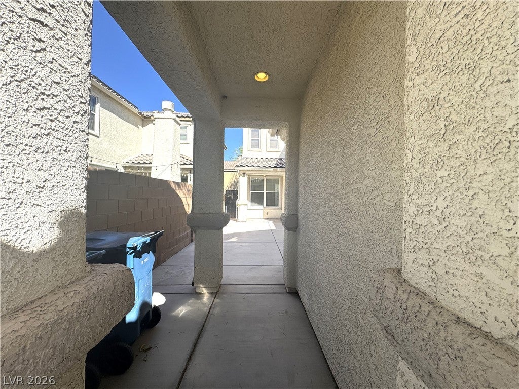 8986 Ellenbrook Street