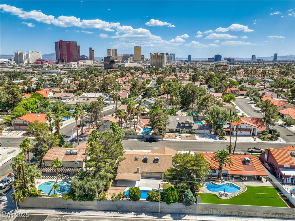 Properties 2 2504 La Solana Way