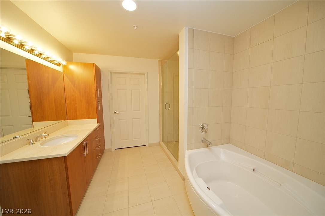 200 W SAHARA Avenue 3201