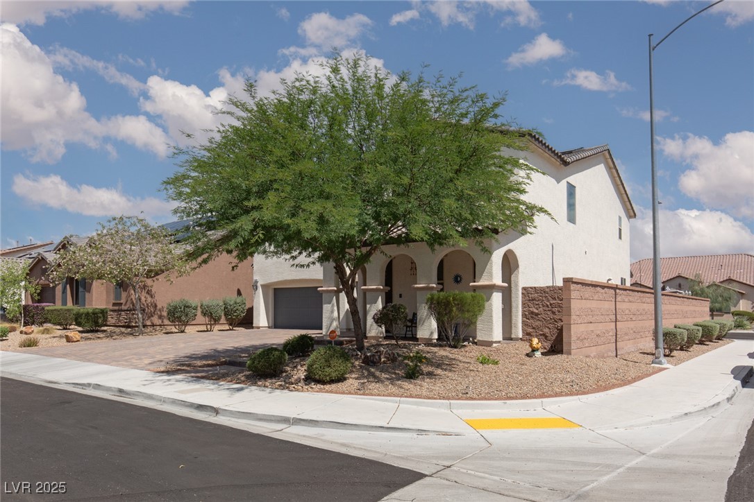 5520 Bruin Lakes Street