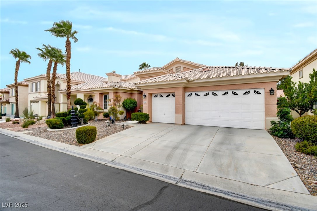 8759 Las Olivas Avenue