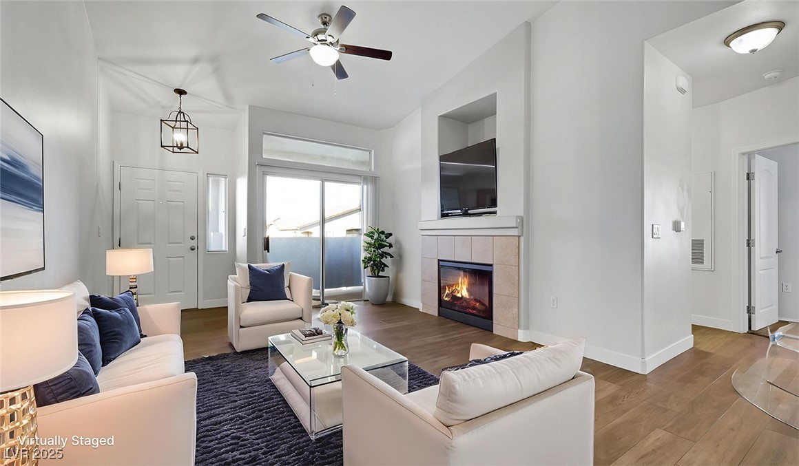 2305 W Horizon Ridge Parkway 1224