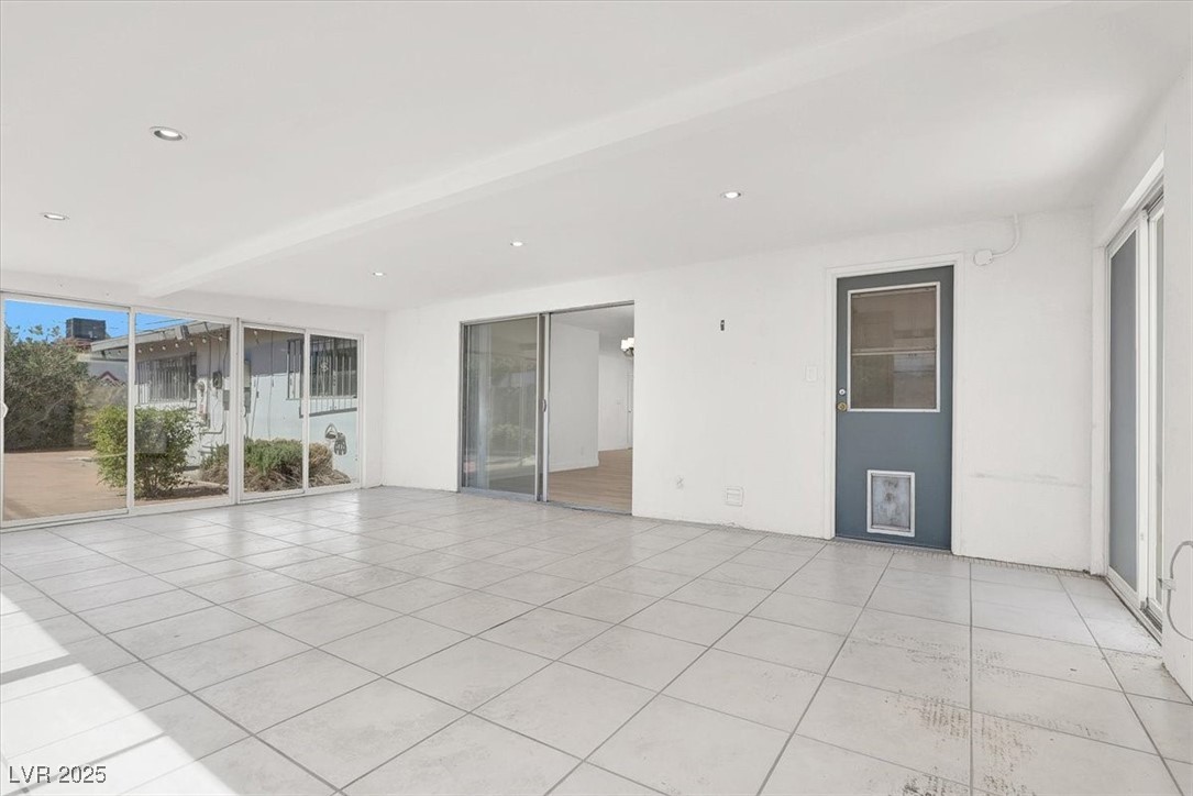 Las Vegas, Nevada 89169, United States, 3 Bedrooms Bedrooms, ,2 BathroomsBathrooms,Residential,Active,216590