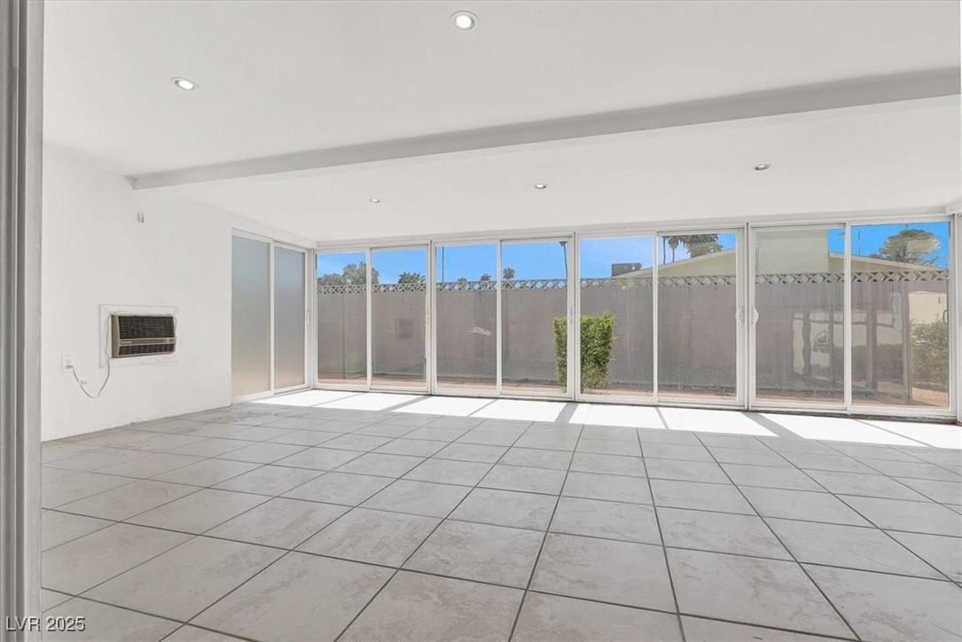 Las Vegas, Nevada 89169, United States, 3 Bedrooms Bedrooms, ,2 BathroomsBathrooms,Residential,Active,216590