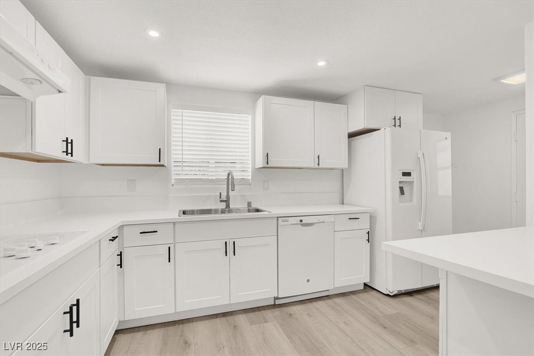 Las Vegas, Nevada 89169, United States, 3 Bedrooms Bedrooms, ,2 BathroomsBathrooms,Residential,Active,216590