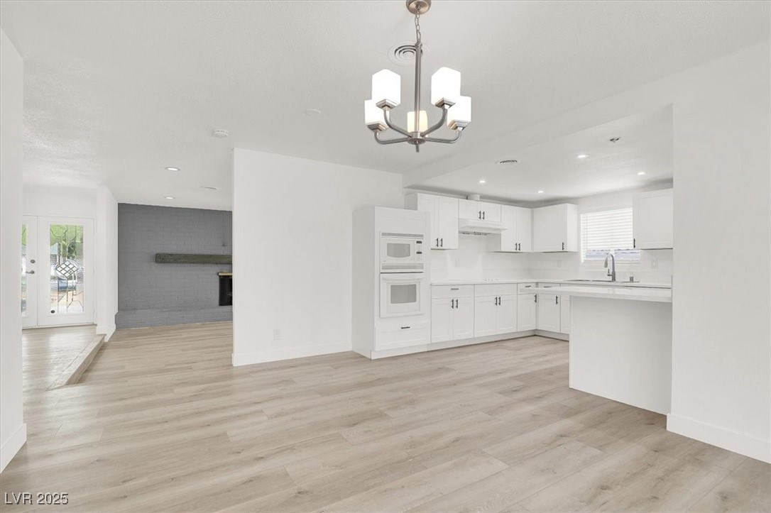 Las Vegas, Nevada 89169, United States, 3 Bedrooms Bedrooms, ,2 BathroomsBathrooms,Residential,Active,216590