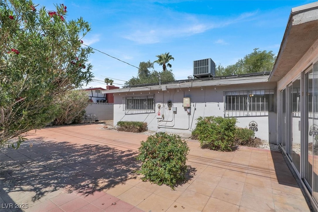 Las Vegas, Nevada 89169, United States, 3 Bedrooms Bedrooms, ,2 BathroomsBathrooms,Residential,Active,216590