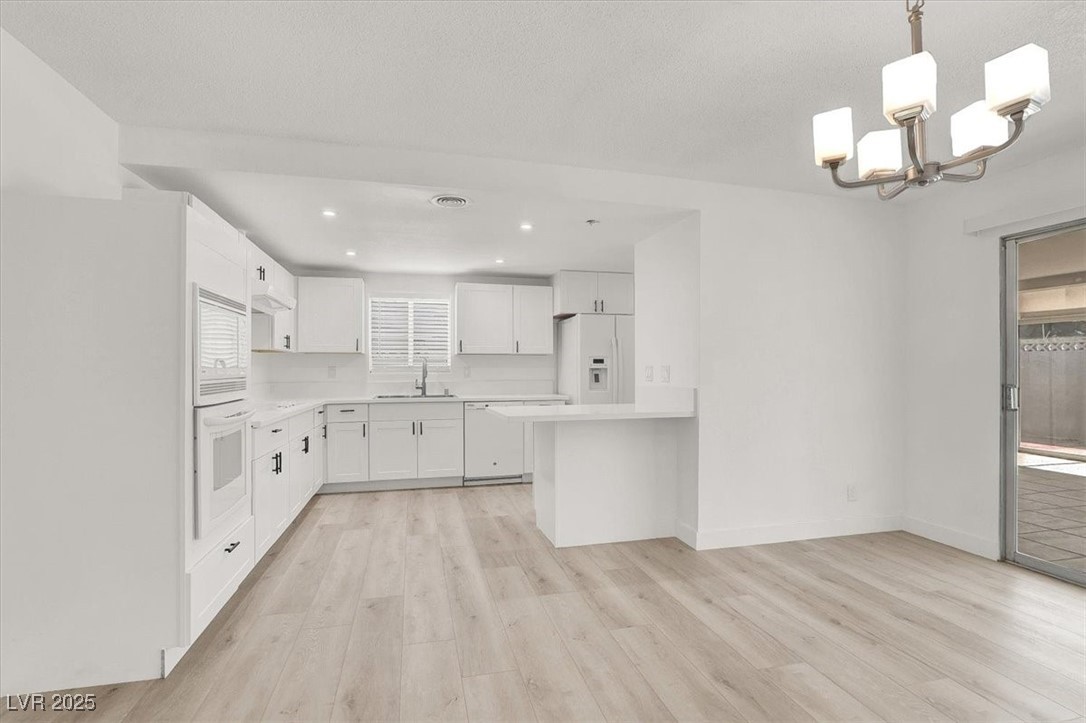 Las Vegas, Nevada 89169, United States, 3 Bedrooms Bedrooms, ,2 BathroomsBathrooms,Residential,Active,216590