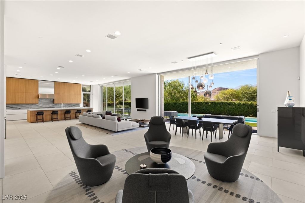 Photo of 94 Hawk Ridge Drive, Las Vegas, NV 89135 (MLS # 2710064)