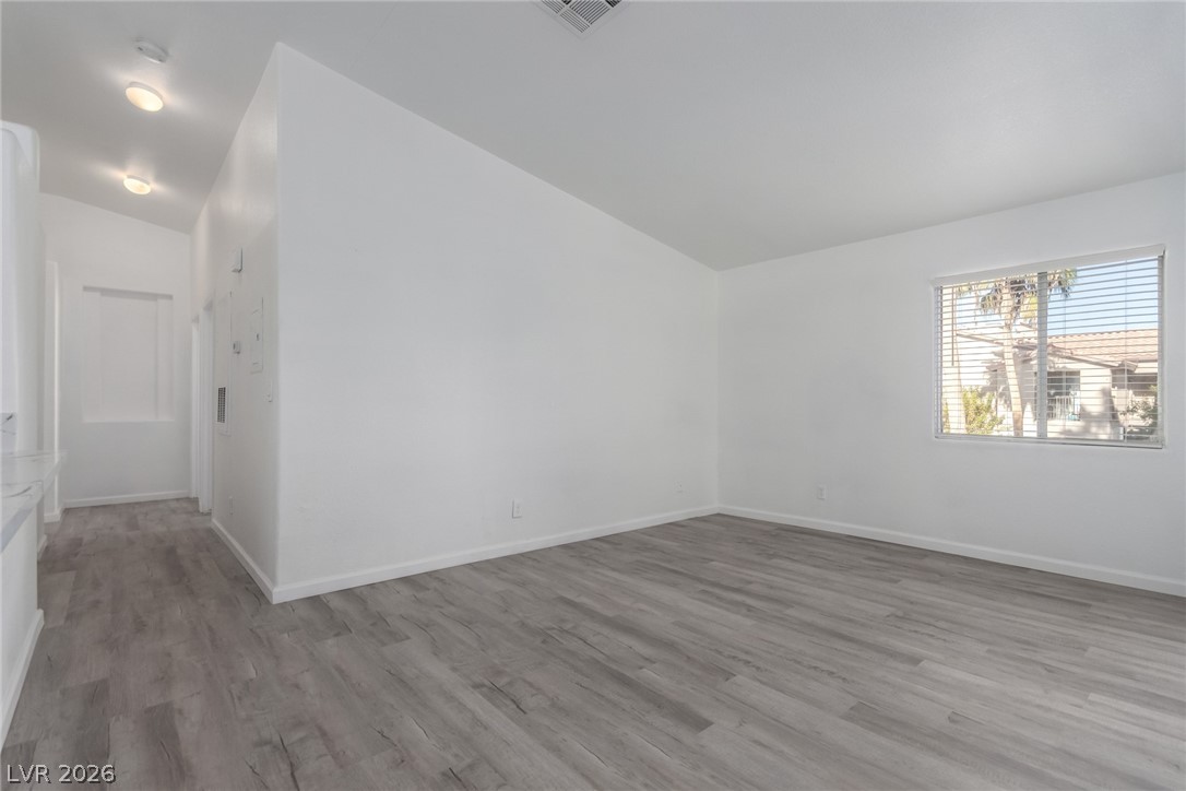 2110 Los Feliz Street 2015