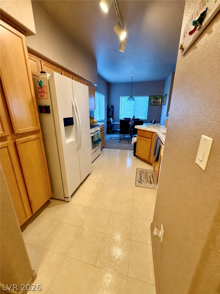 1050 E Cactus Avenue 1067