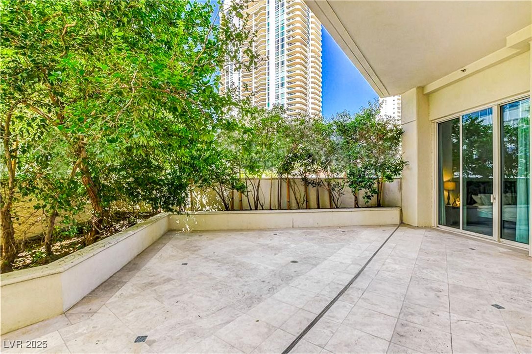 2877 Paradise Road 104