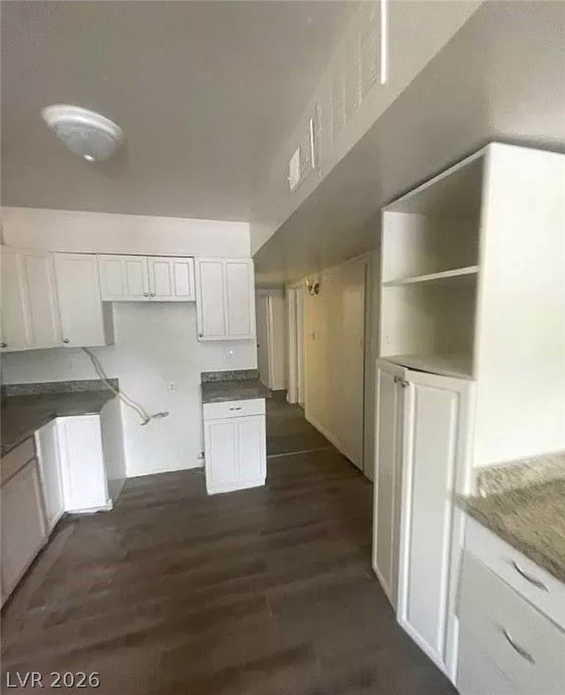 5128 FORREST HILLS Lane