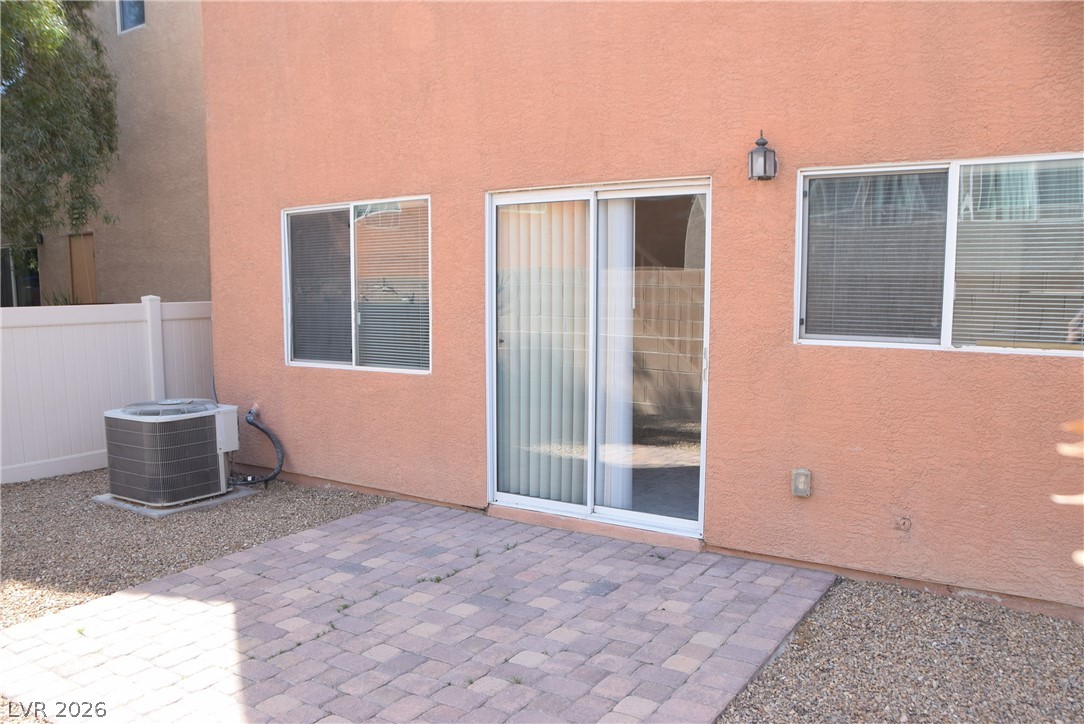 9440 Crimson Sky Street